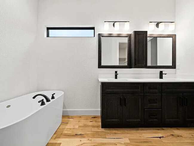 Building Photo - Lot 174