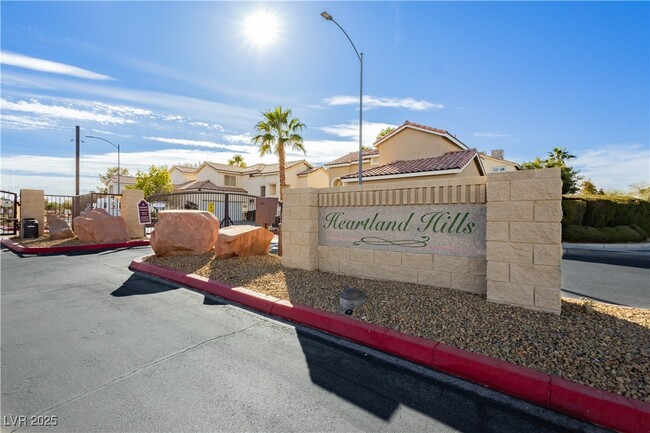Building Photo - 2345 Cliffwood Dr