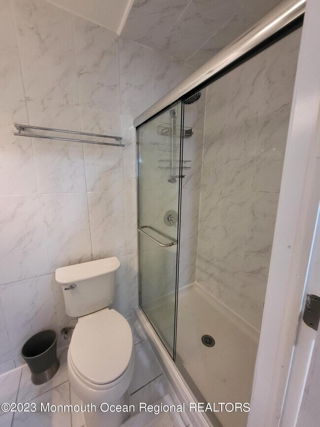 Building Photo - 18 Village Rd