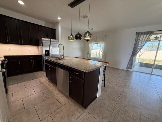 Building Photo - 453 Disa Dr