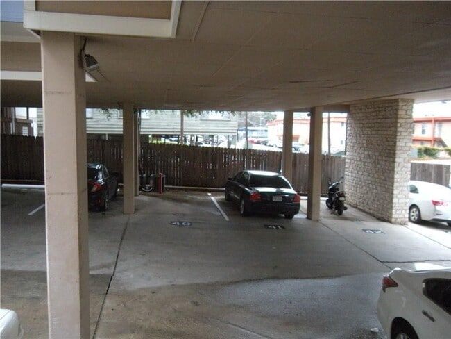 Building Photo - 2414 Longview St