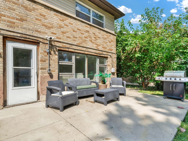 Building Photo - 1631 Clay Ct