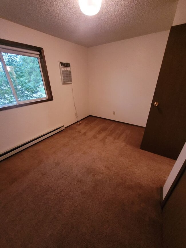 Building Photo - 6731 Hollister Dr