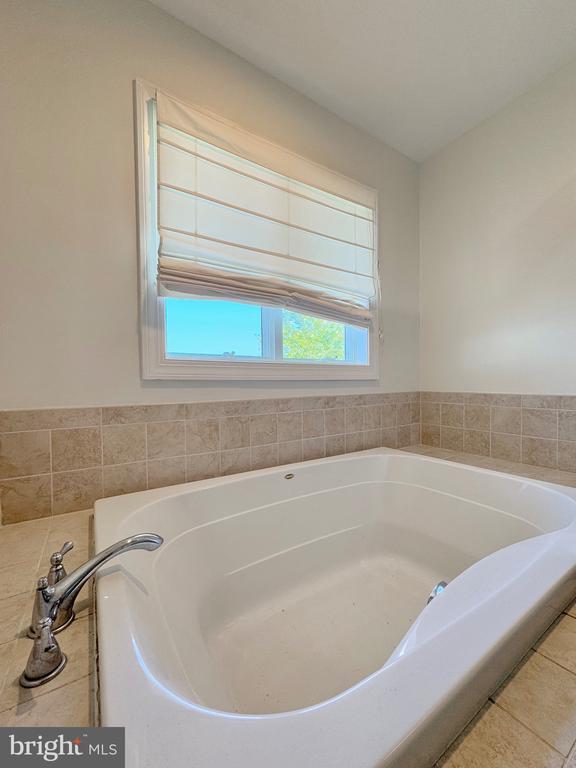 Building Photo - 11470 Mohawk Ct