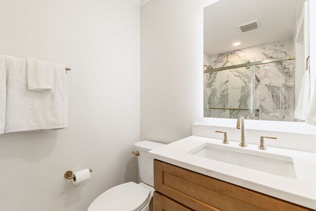 Building Photo - 100 S Spooky Ln