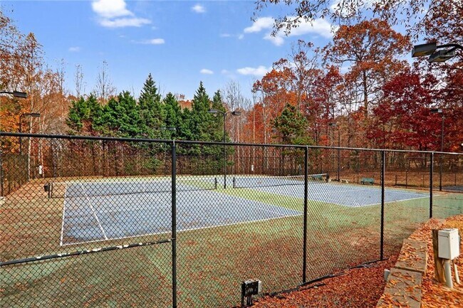 Building Photo - 230 Valley Xing