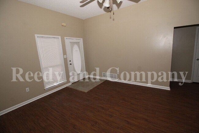 Building Photo - 6077 Wills Way Cir S
