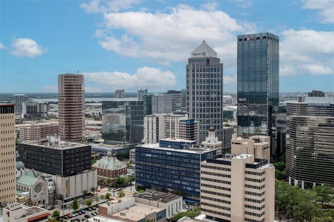 Building Photo - 777 N Ashley Dr
