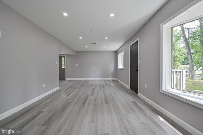 Building Photo - 2722 Sunset Ave