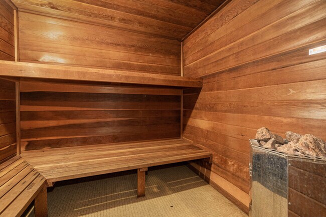 Building Photo - 323 E 2nd St