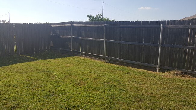 Building Photo - 1005 Packard Dr