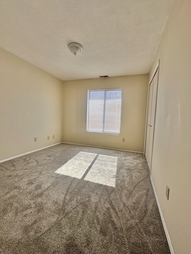 Building Photo - 15155 Seagull Dr