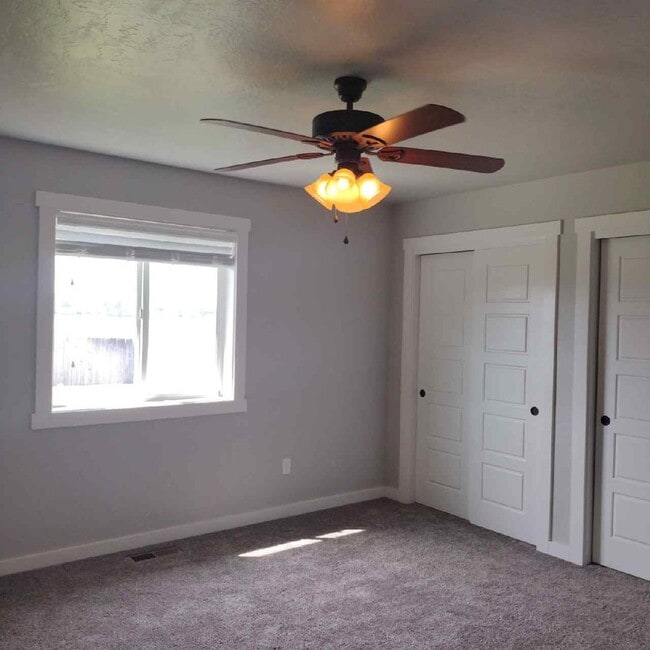 Building Photo - Pet Friendly Caldwell Home!