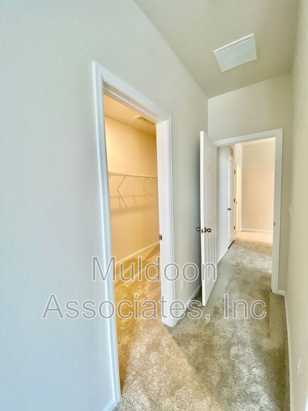 Building Photo - 8739 Scarborough Dr