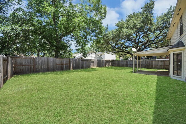 Building Photo - 16006 Autumn Falls Ln