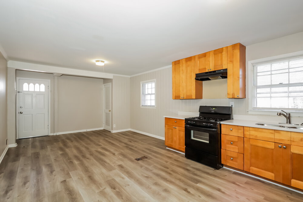 Building Photo - 3276 Elm St