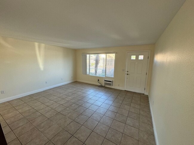 Building Photo - Greenfield Area