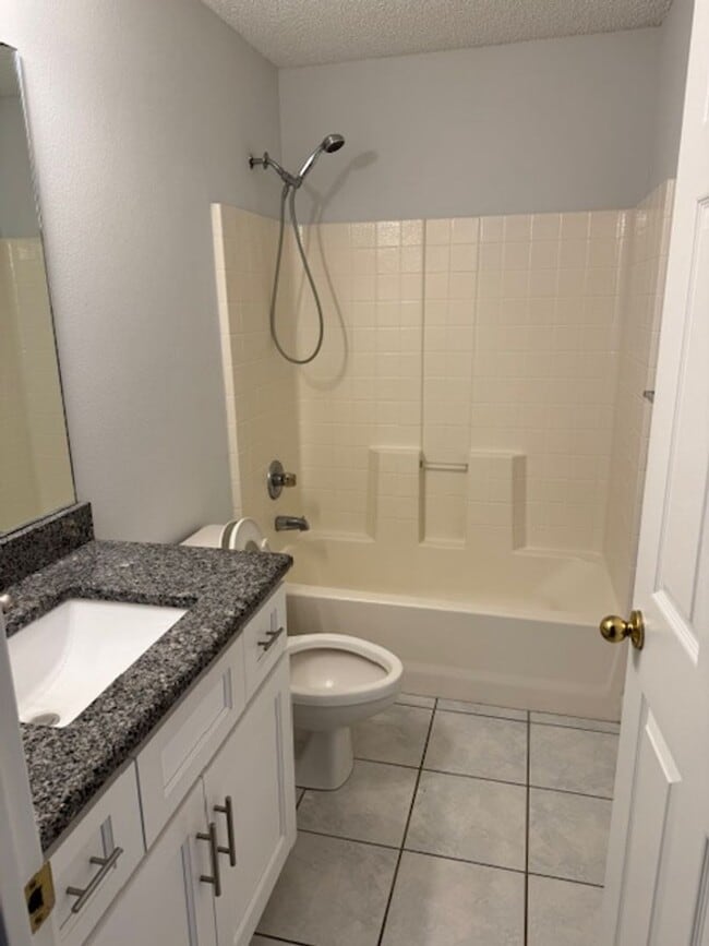 Building Photo - Palm Coast F-Section Home