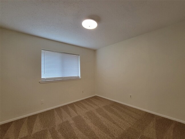 Building Photo - 1640 Stroud Ln