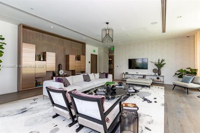 Building Photo - 650 NE 32nd St