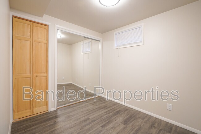 Building Photo - 351 E 4575 S