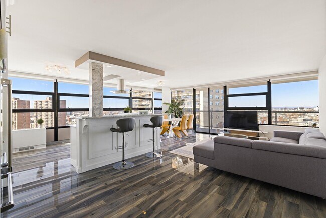Building Photo - 6050 JFK Blvd E