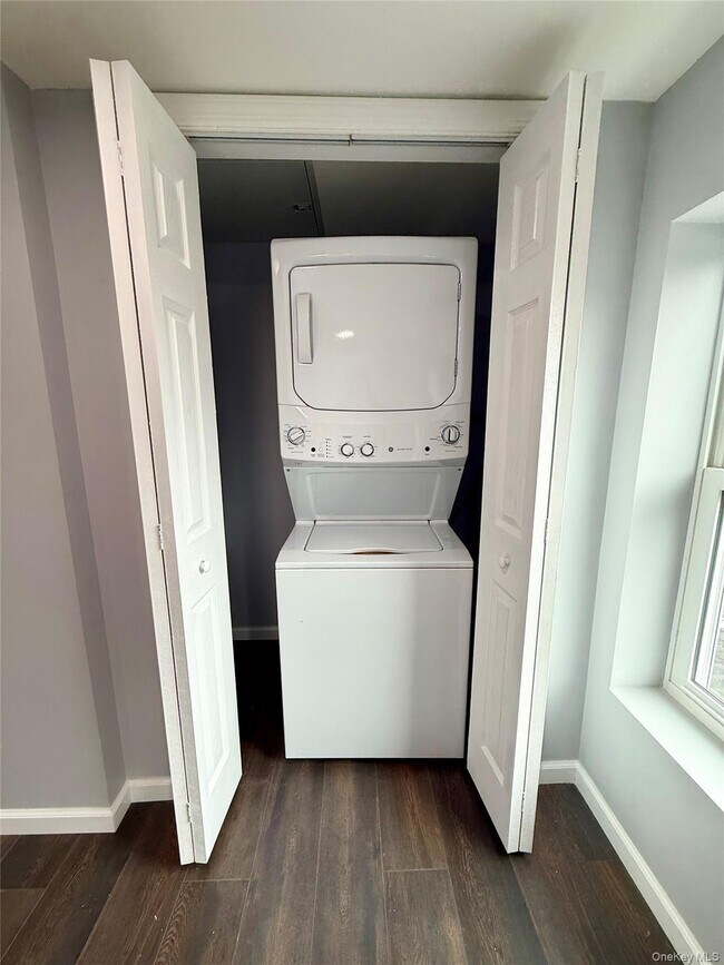 Building Photo - 19 Lee Ave