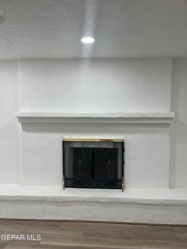 Building Photo - 10221 Socorro Rd