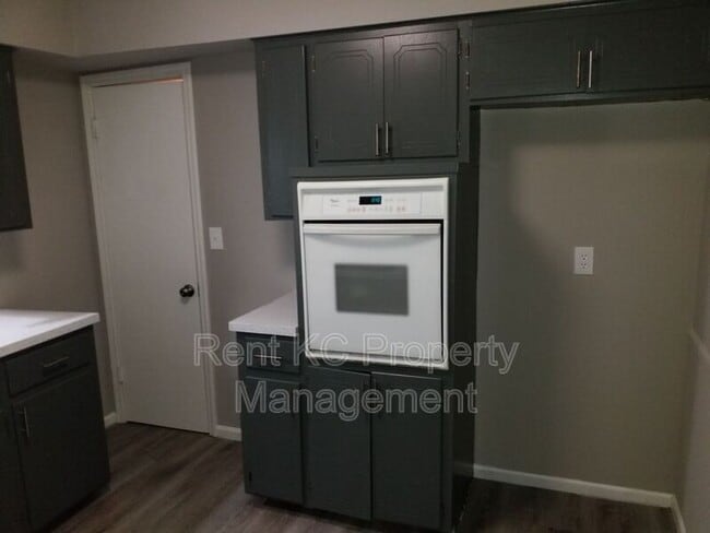 Building Photo - 13205 Craig Ave