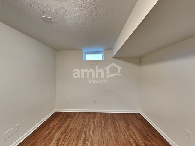 Building Photo - 89 Henderson Ln