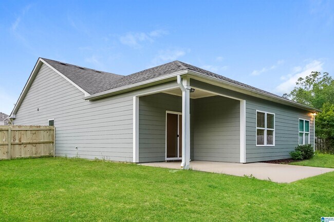 Building Photo - 1080 Park View Dr