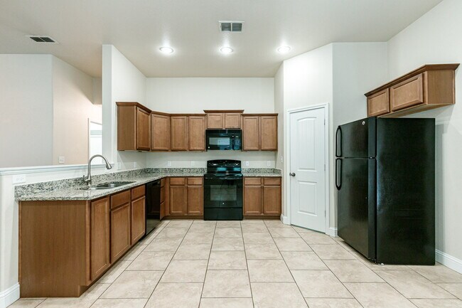 Building Photo - 3/2/2 in cul-de-sac Southwest Lubbock