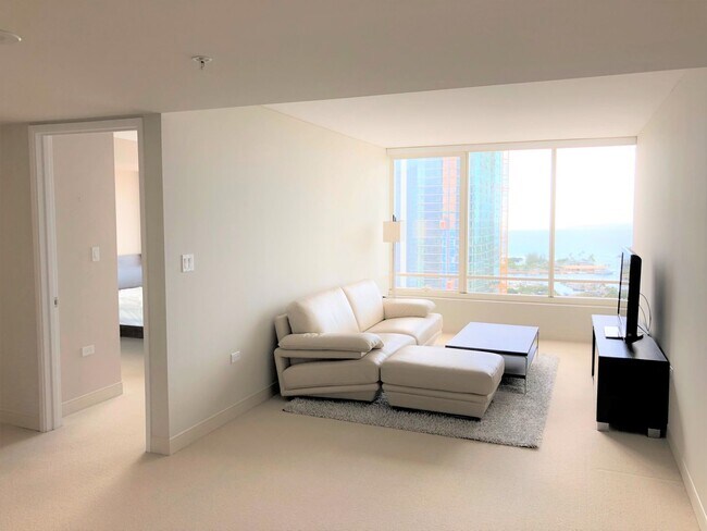Building Photo - Pacifica Honolulu - Furnished 1/1/1 - Amaz...