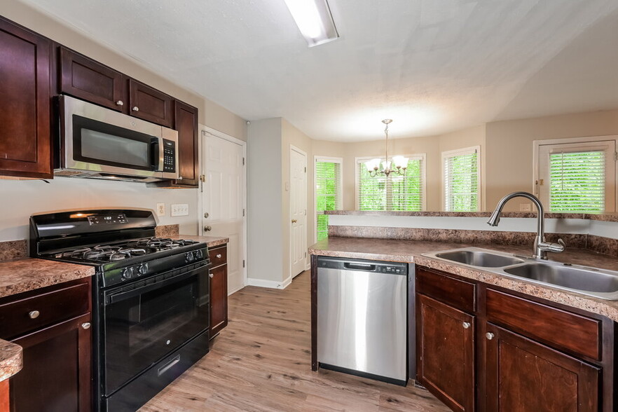 Building Photo - 454 Saddle Shoal Trail