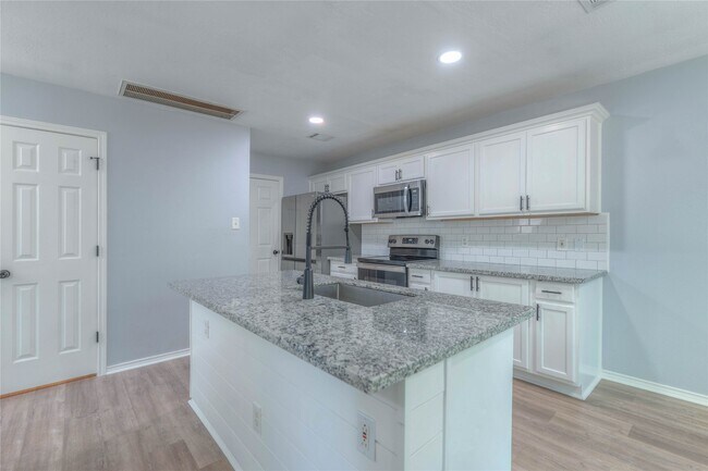 Building Photo - 111 Anise Tree Pl