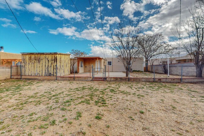 Building Photo - NE 2/BD 1/BA 1/CG HOME