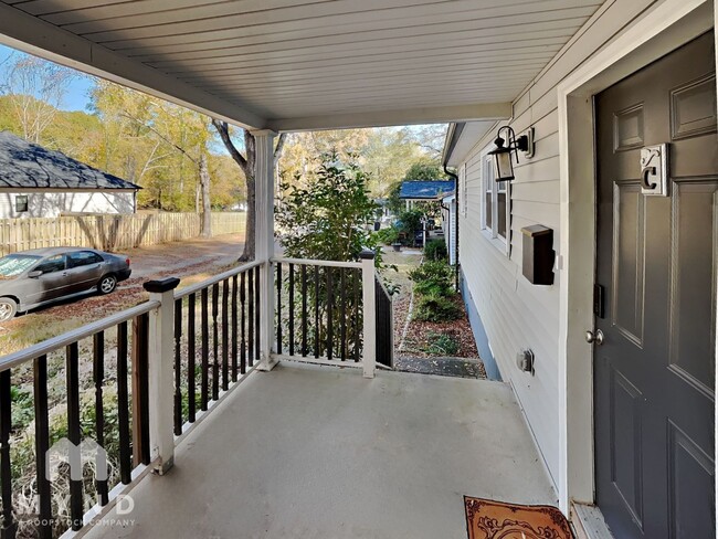 Building Photo - 305 S Spargo St