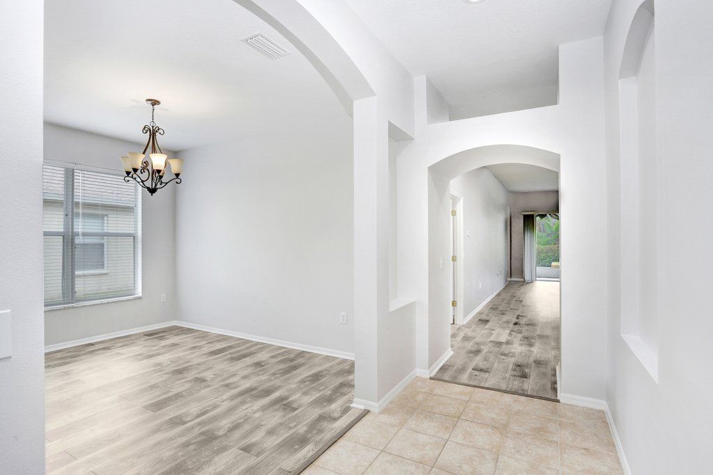 Building Photo - 15451 Martinmeadow Dr