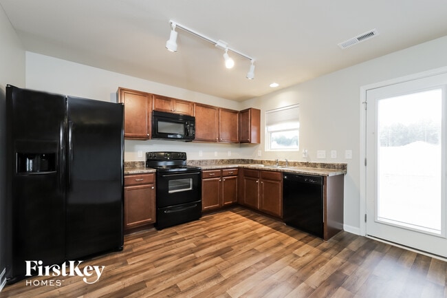 Building Photo - 179 Bedrock Ct