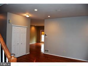 Building Photo - 339 Fieldstone Dr