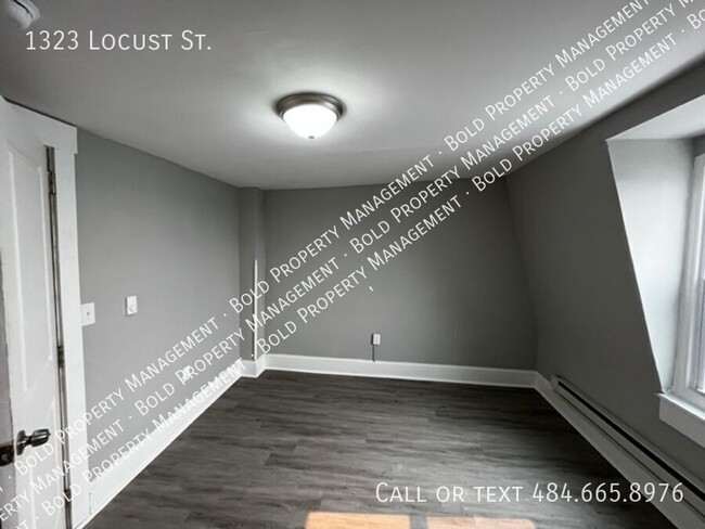 Building Photo - 1323 Locust St