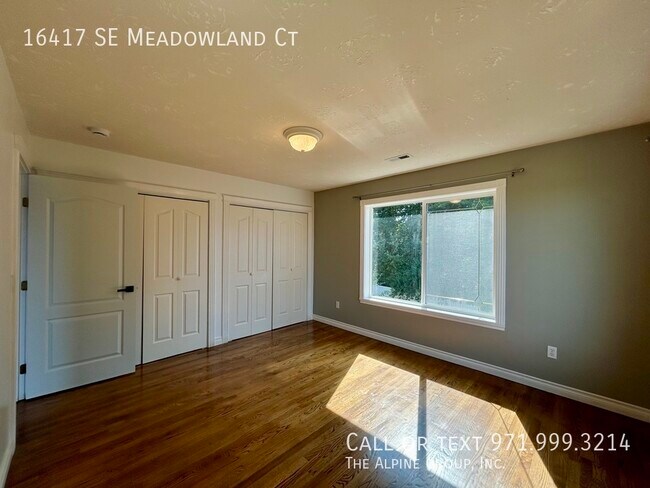 Building Photo - 16417 SE Meadowland Ct