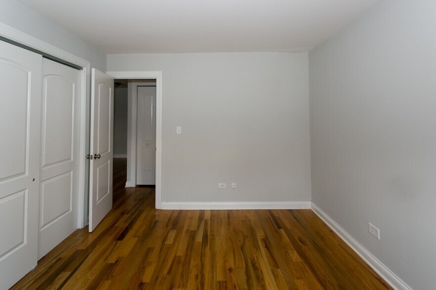 Building Photo - 696 Elm Pl