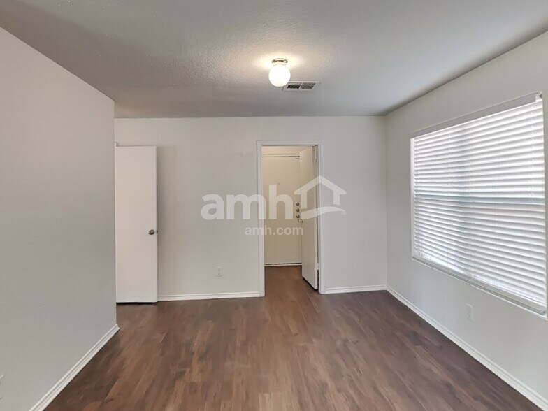 Building Photo - 6163 Brandys Farm