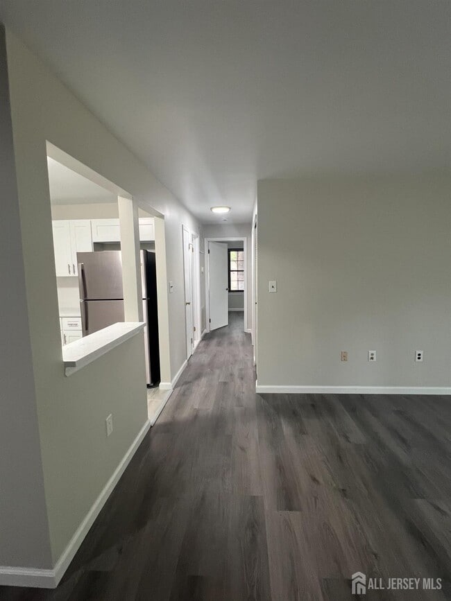 Building Photo - 20 Crabapple Ln