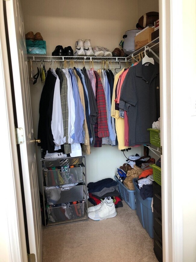 Building Photo - 400 W Ontario St