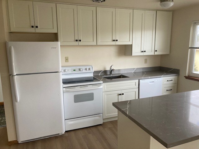 Primary Photo - 12722 76th Ave S