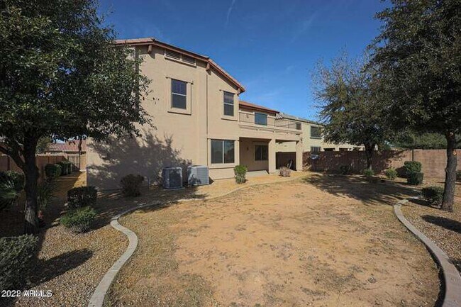 Building Photo - BEAUTIFUL SURPRISE HOME