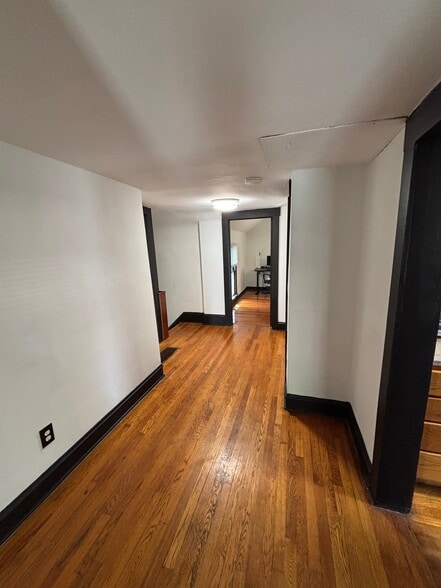 main hallway reversed - 302 W Washington St