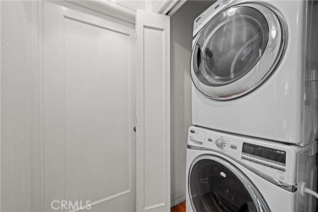 Building Photo - 1630 Warnall Ave